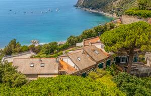 Refined Coastal Retreat with Panoramic Views - Moneglia, Italy