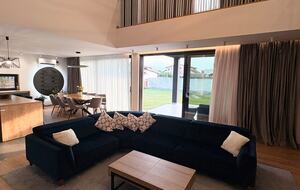 Tasteful Escape Minutes from the Capital - Otopeni, Romania