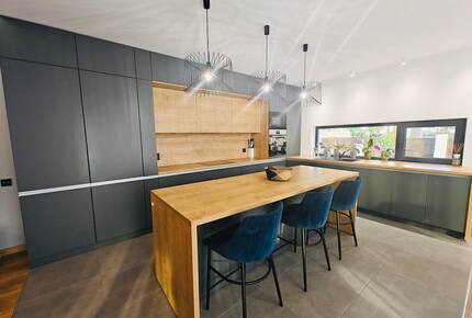 Tasteful Escape Minutes from the Capital - Otopeni, Romania