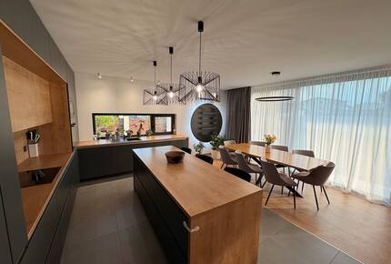 Tasteful Escape Minutes from the Capital - Otopeni, Romania