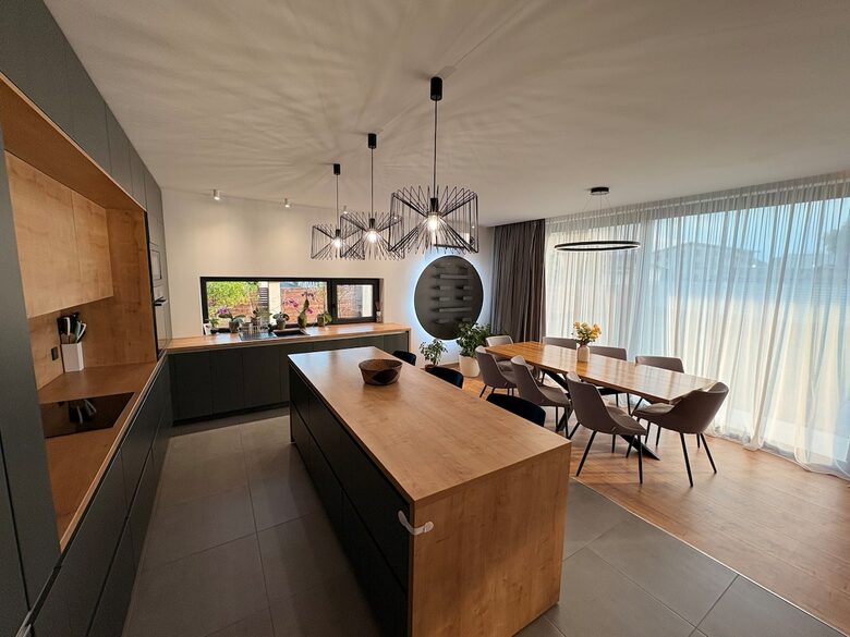 Tasteful Escape Minutes from the Capital - Otopeni, Romania