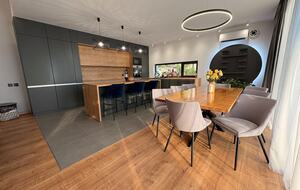 Tasteful Escape Minutes from the Capital - Otopeni, Romania