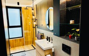 Tasteful Escape Minutes from the Capital - Otopeni, Romania