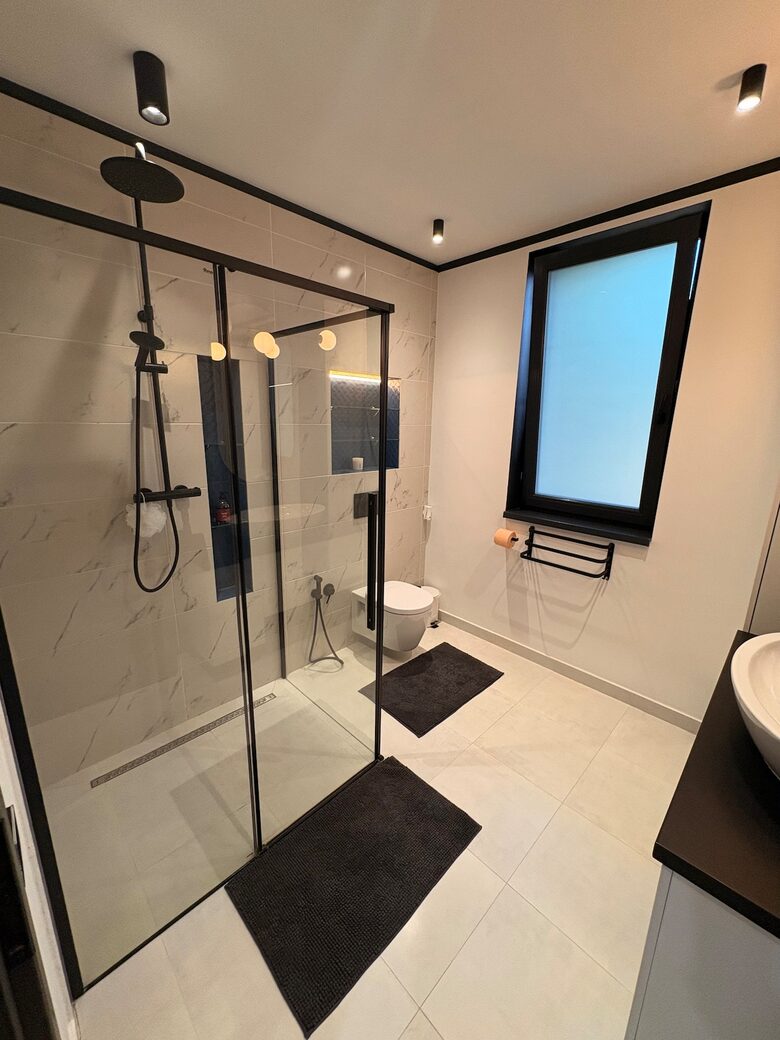 Tasteful Escape Minutes from the Capital - Otopeni, Romania