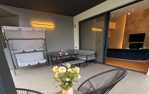 Tasteful Escape Minutes from the Capital - Otopeni, Romania