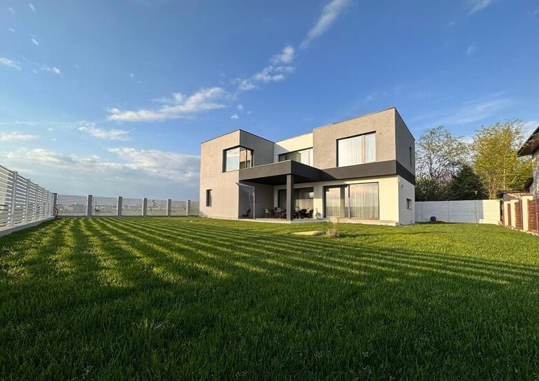 Tasteful Escape Minutes from the Capital - Otopeni, Romania