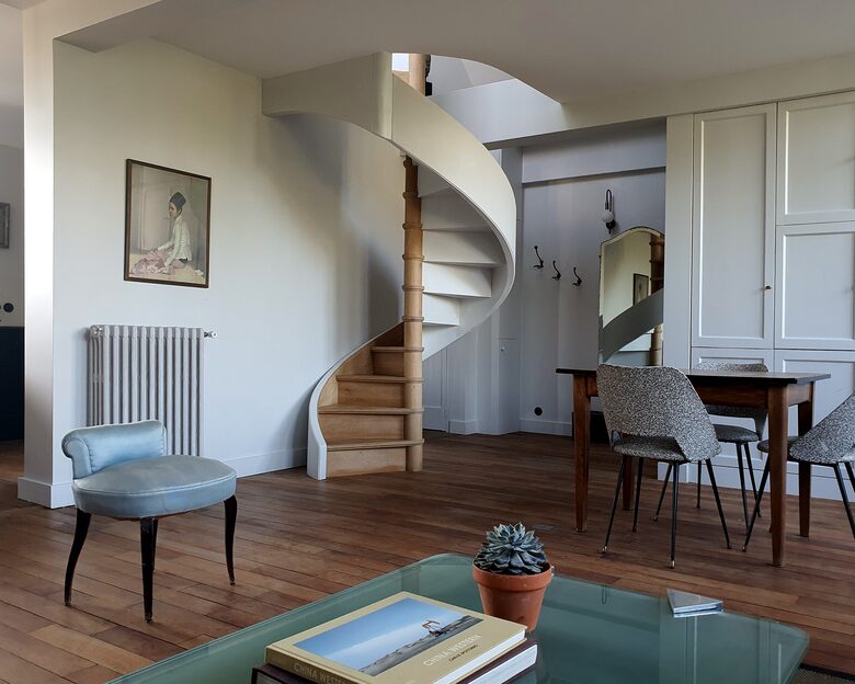 Living Room, stairs to master suite