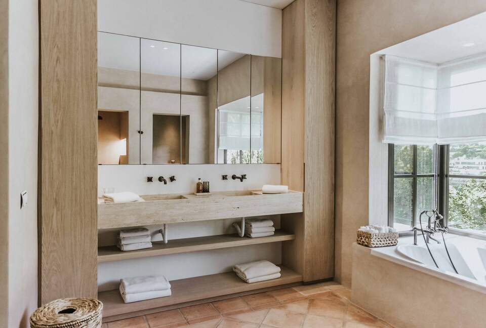 A Modern Sanctuary in Marbella’s Prestigious Hills - Benahavís, Spain