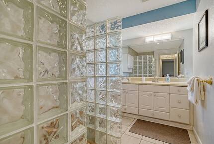 Spacious Sarasota Escape near Siesta Beach - Sarasota, Florida