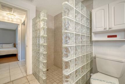 Spacious Sarasota Escape near Siesta Beach - Sarasota, Florida