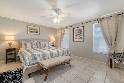 Spacious Sarasota Escape near Siesta Beach - Sarasota, Florida