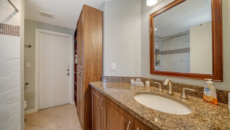 Spacious Sarasota Escape near Siesta Beach - Sarasota, Florida