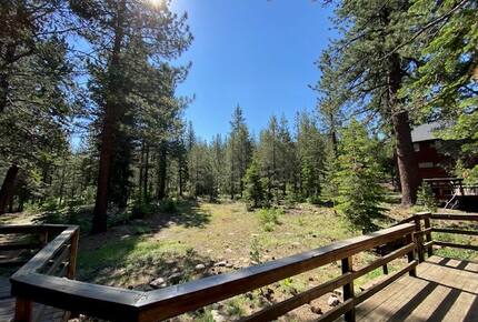 Sleeping Bear Cabin | Forest View Mountain Retreat in Truckee - Truckee, California