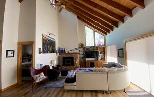 Sleeping Bear Cabin | Forest View Mountain Retreat in Truckee - Truckee, California