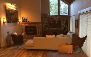 Sleeping Bear Cabin | Forest View Mountain Retreat in Truckee - Truckee, California