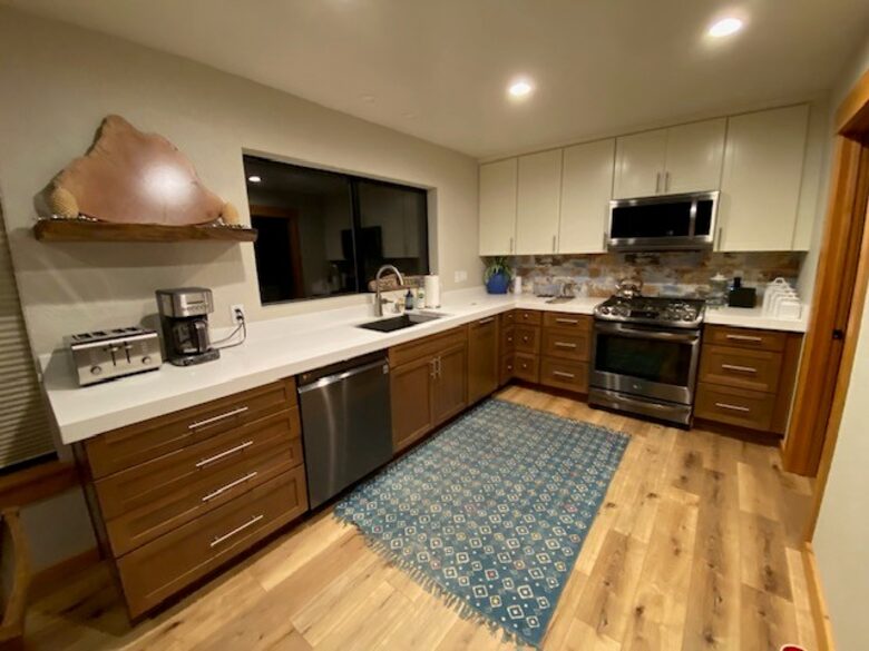 Sleeping Bear Cabin | Forest View Mountain Retreat in Truckee - Truckee, California