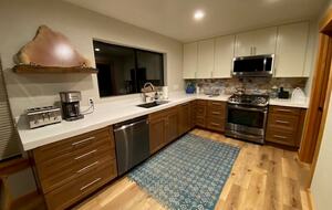 Sleeping Bear Cabin | Forest View Mountain Retreat in Truckee - Truckee, California