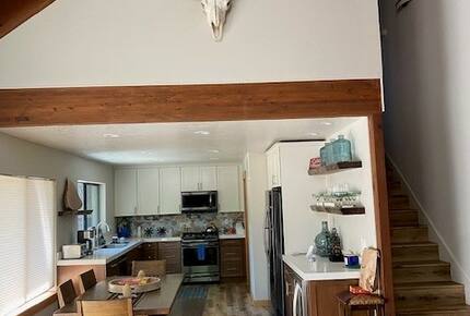 Sleeping Bear Cabin | Forest View Mountain Retreat in Truckee - Truckee, California