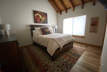 Sleeping Bear Cabin | Forest View Mountain Retreat in Truckee - Truckee, California