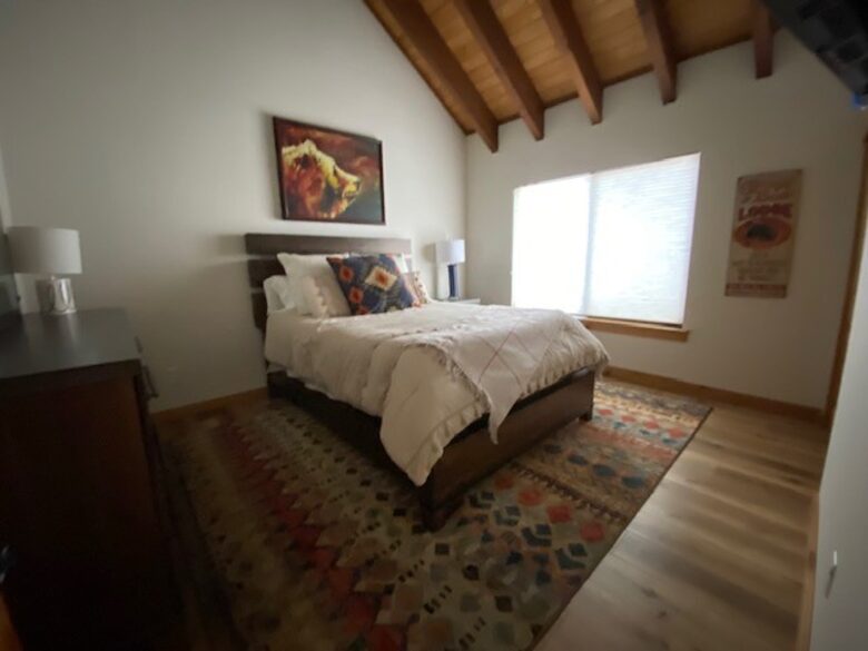 Sleeping Bear Cabin | Forest View Mountain Retreat in Truckee - Truckee, California