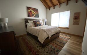 Sleeping Bear Cabin | Forest View Mountain Retreat in Truckee - Truckee, California