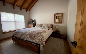 Sleeping Bear Cabin | Forest View Mountain Retreat in Truckee - Truckee, California