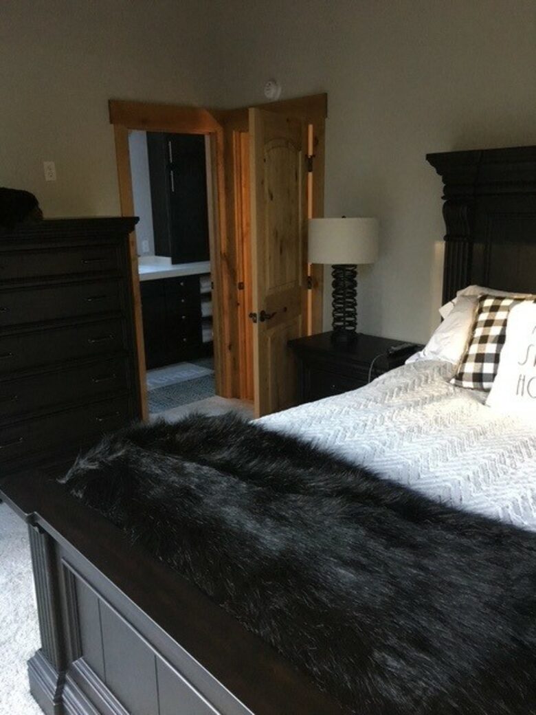 Sleeping Bear Cabin | Forest View Mountain Retreat in Truckee - Truckee, California