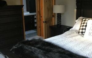 Sleeping Bear Cabin | Forest View Mountain Retreat in Truckee - Truckee, California