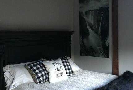 Sleeping Bear Cabin | Forest View Mountain Retreat in Truckee - Truckee, California