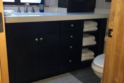 Sleeping Bear Cabin | Forest View Mountain Retreat in Truckee - Truckee, California