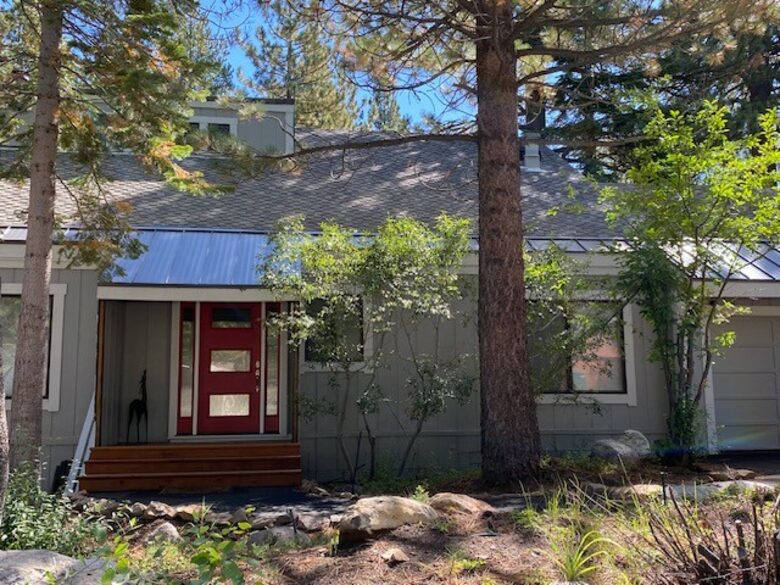 Sleeping Bear Cabin | Forest View Mountain Retreat in Truckee - Truckee, California