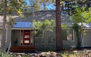 Sleeping Bear Cabin | Forest View Mountain Retreat in Truckee - Truckee, California