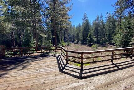 Sleeping Bear Cabin | Forest View Mountain Retreat in Truckee - Truckee, California