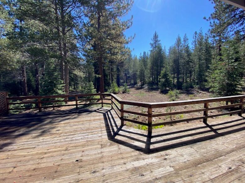 Sleeping Bear Cabin | Forest View Mountain Retreat in Truckee - Truckee, California