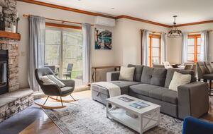 Cozy Mont Tremblant Retreat with Pool & Trails - Mont tremblant, Canada