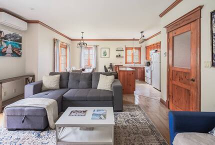 Cozy Mont Tremblant Retreat with Pool & Trails - Mont tremblant, Canada