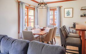 Cozy Mont Tremblant Retreat with Pool & Trails - Mont tremblant, Canada