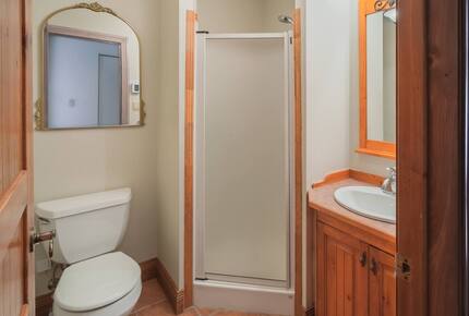 Cozy Mont Tremblant Retreat with Pool & Trails - Mont tremblant, Canada