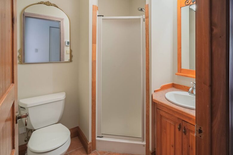 Cozy Mont Tremblant Retreat with Pool & Trails - Mont tremblant, Canada