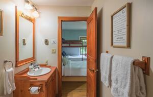 Cozy Mont Tremblant Retreat with Pool & Trails - Mont tremblant, Canada