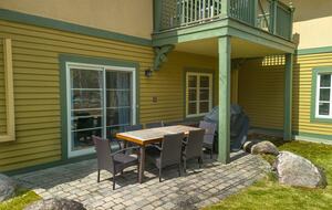 Cozy Mont Tremblant Retreat with Pool & Trails - Mont tremblant, Canada