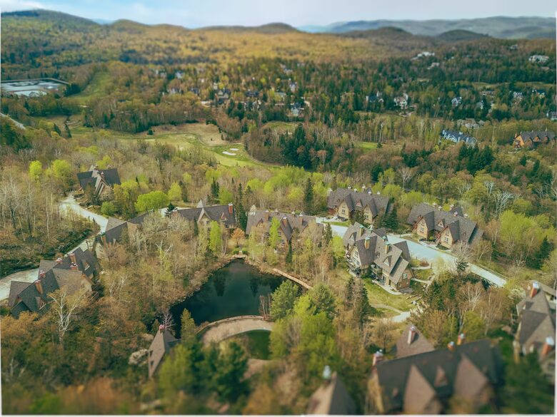 Cozy Mont Tremblant Retreat with Pool & Trails - Mont tremblant, Canada