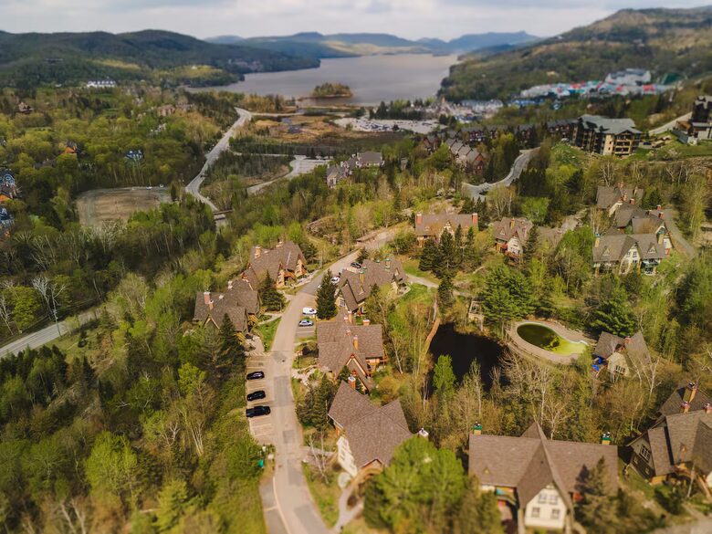 Cozy Mont Tremblant Retreat with Pool & Trails - Mont tremblant, Canada