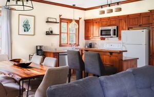 Cozy Mont Tremblant Retreat with Pool & Trails - Mont tremblant, Canada