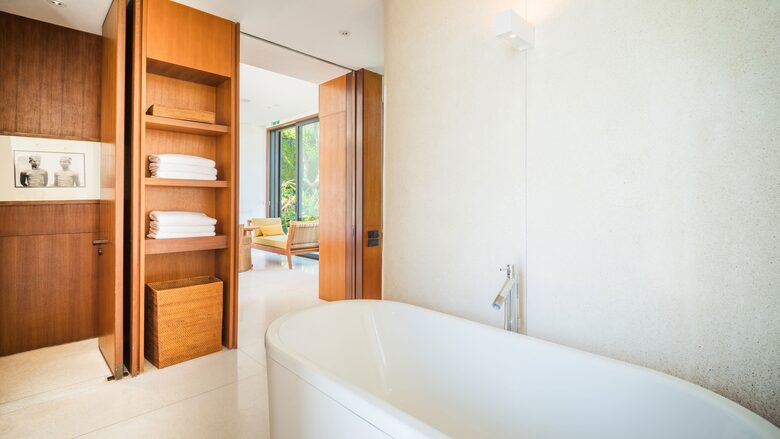 Modern Balinese Masterpiece by the Sea - Kabupaten Badung, Indonesia