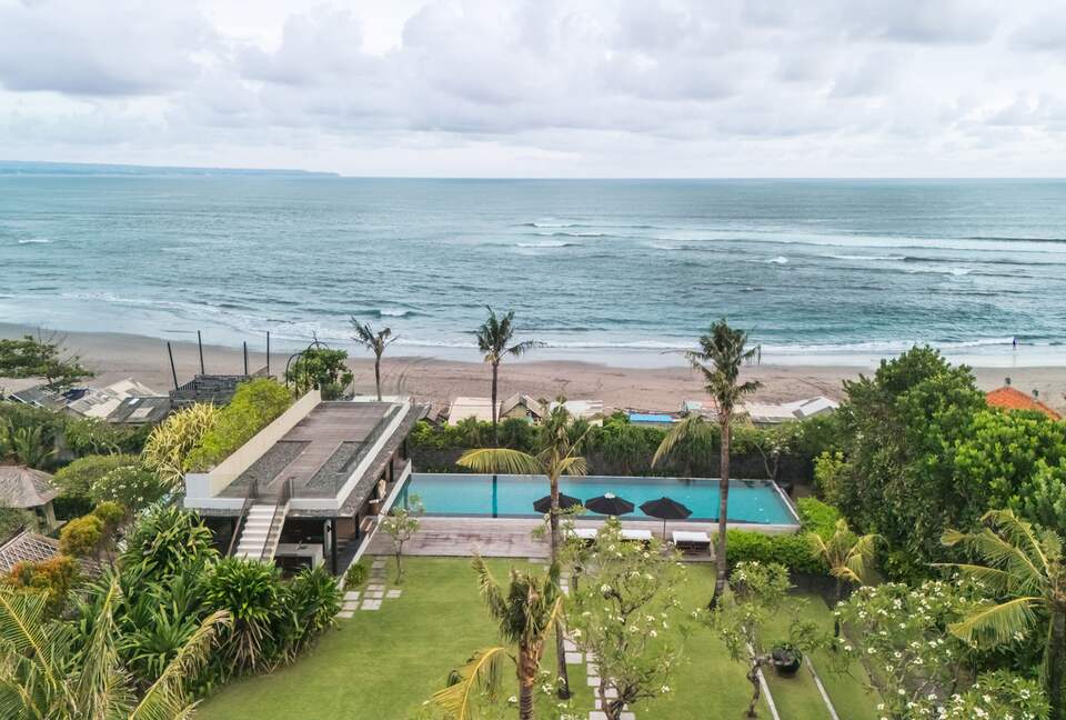 Modern Balinese Masterpiece by the Sea - Kabupaten Badung, Indonesia