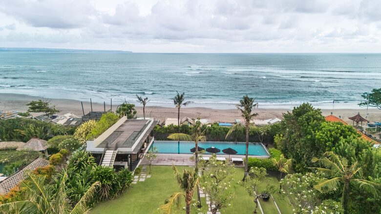 Modern Balinese Masterpiece by the Sea - Kabupaten Badung, Indonesia