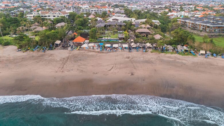 Modern Balinese Masterpiece by the Sea - Kabupaten Badung, Indonesia