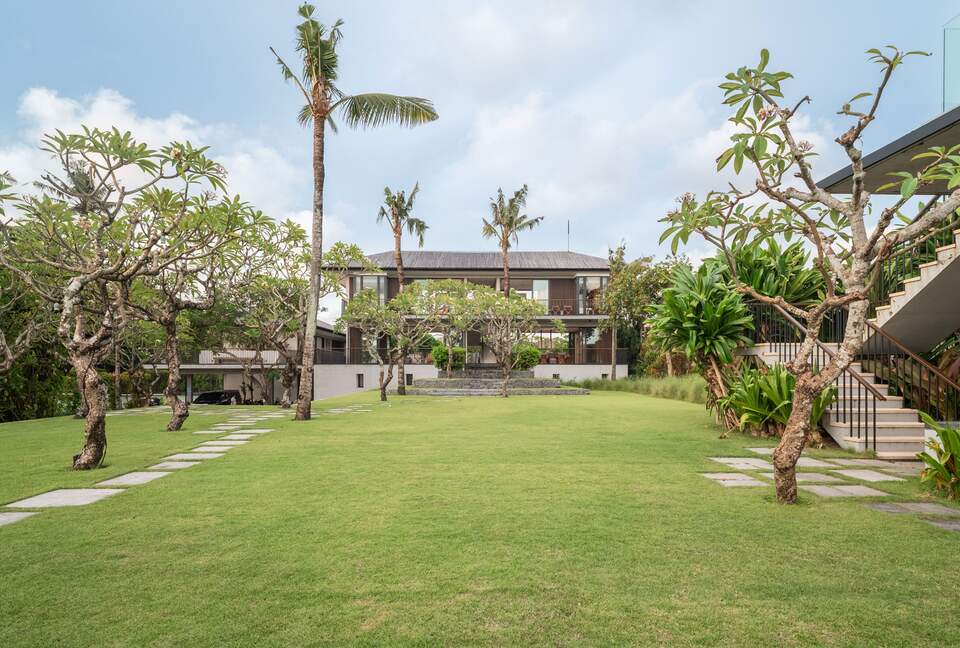 Modern Balinese Masterpiece by the Sea - Kabupaten Badung, Indonesia