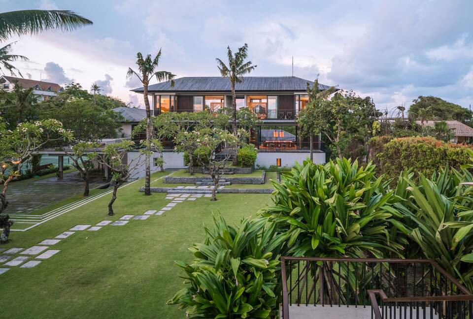 Modern Balinese Masterpiece by the Sea - Kabupaten Badung, Indonesia